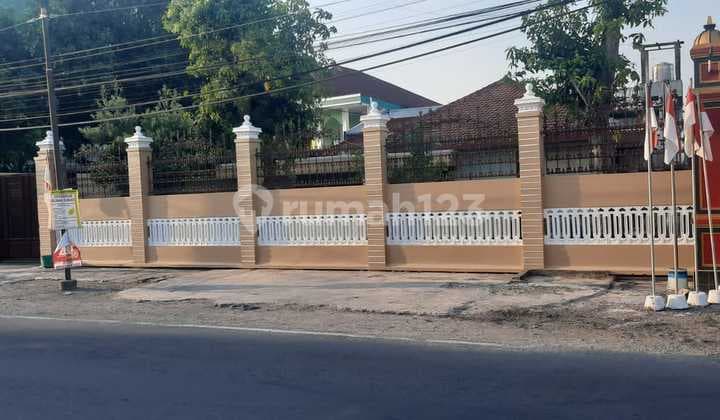Spacious House and Warehouse on the Main Roadside of Palur Ngringo, Karanganyar