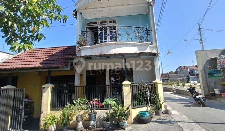 Rumah 2 Lantai Dekat Solo Square Mall (at)