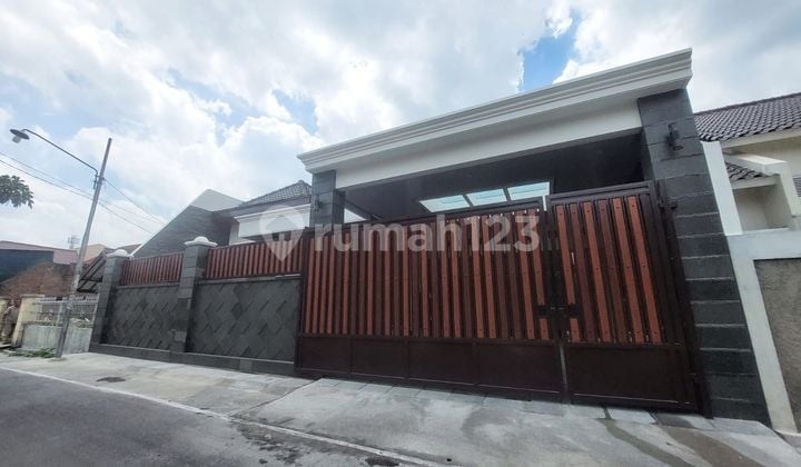 Rumah Mewah Baru Gres Cantik Siap Pakai Di Sumber Banjarsari Solo