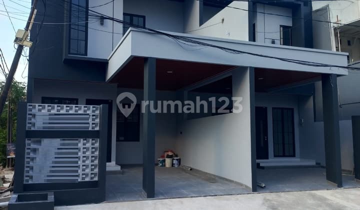 Jual Rumah 2 Lantai di Taman Harapan Baru (C1042)