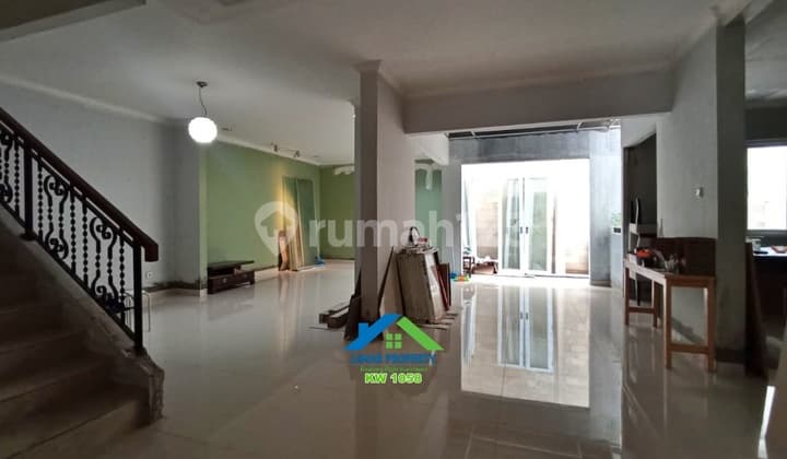 Rumah 2,5 Lantai Luas Harga Bagus di Kota Wisata Cibubur