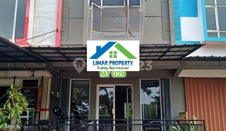 Comfortable 2-Story Shop House Well-Maintained Strategic Location Metland Transyogie