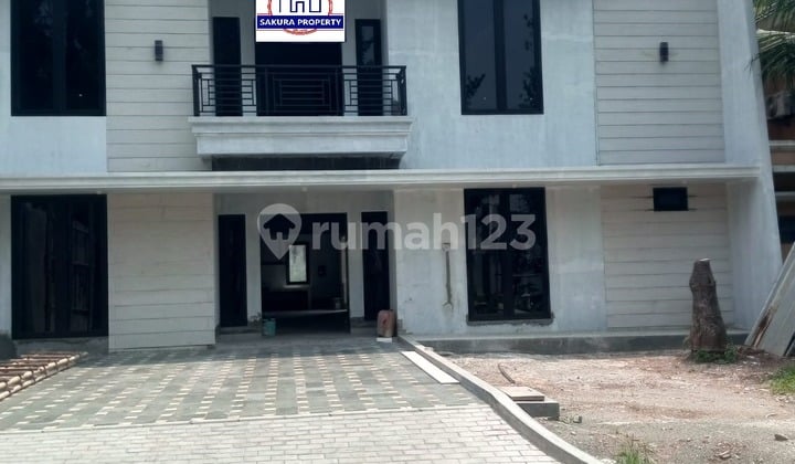 Kota Wisata Rumah Megah Siap Huni Bagus Rapih Lt300 LB 400 Nego