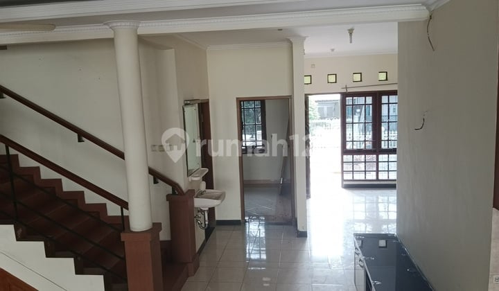 Raffles Hills Rumah Bagus Siap Huni Rapih Nyaman LT 300 LB 250