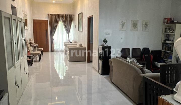 Rumah modern minimalis siap huni depan taman, asri berlokasi di BSD harga nego