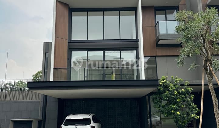 Rumah tipe sudut 3lt Brand New, modern, besar dan siap huni di NavaPark BSD City harga nego