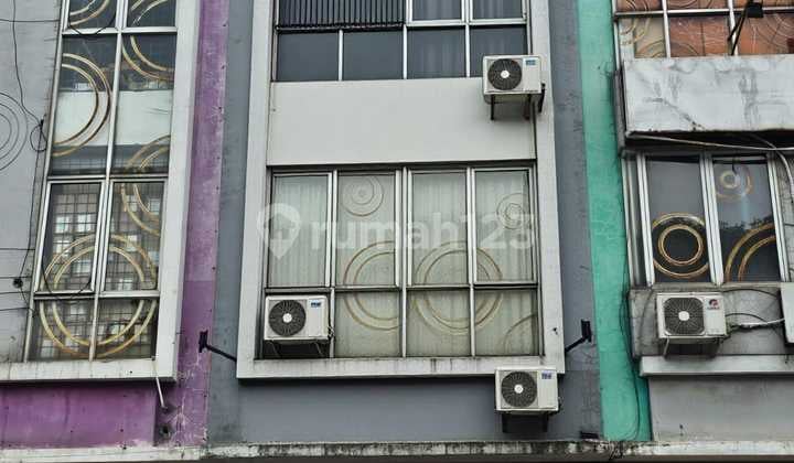 Ruko 3Lt Rapi dan Bersih Dekat Mal Summarecon Serpong Harga Nego