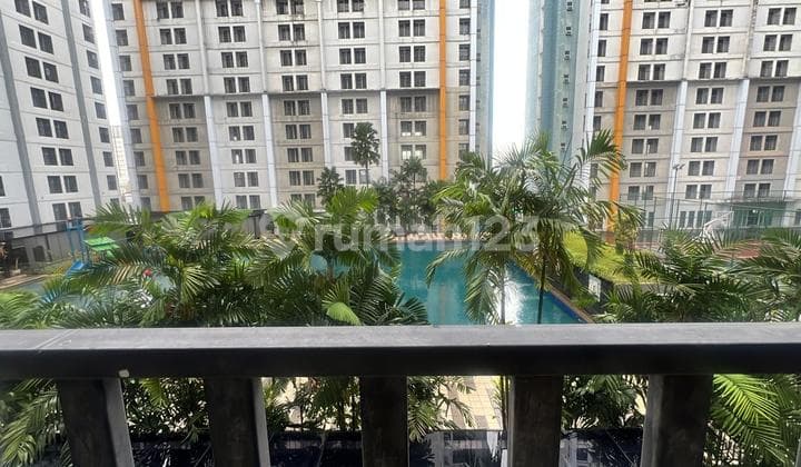 Apartment Studio furnished siap huni view pool di Tower F Skyline Paramount Serpong harga nego