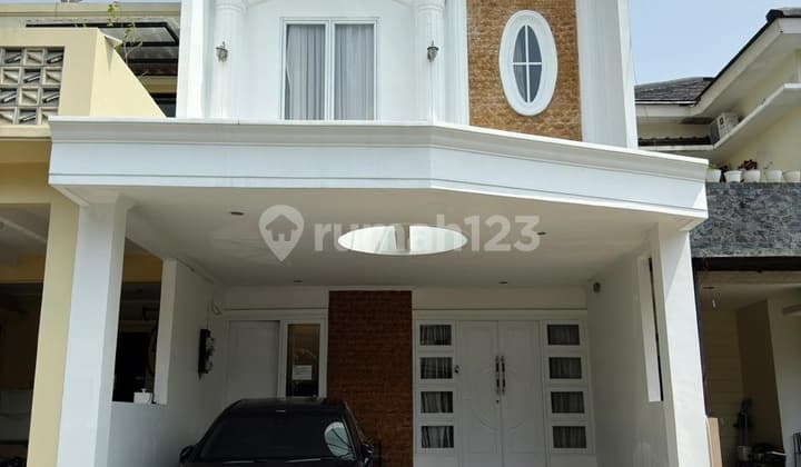 Rumah 3 Lt Siap Huni Ada Rooftop di Villa Kebon Jeruk Jakarta