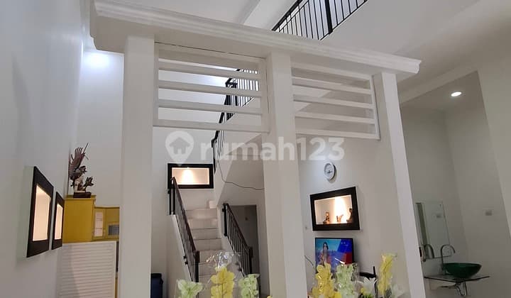 Rumah Bagus 2 Lantai Siaphuni Kota Wisata Cibubur Jakarta Timur