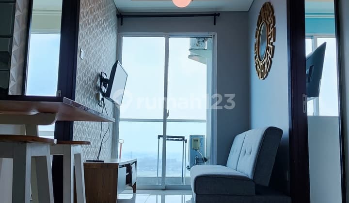 Disewakan Apartemen 3 BR 63 M2 Furnish Interior Cakep Senada