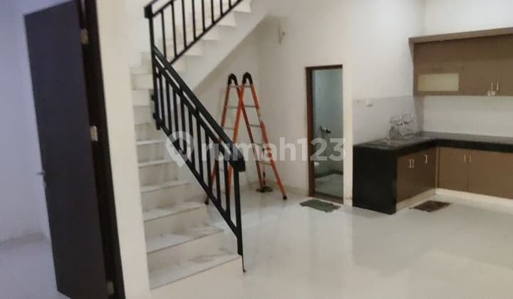 House for Rent in Tanjung Duren 6x15 With 3 Bedrooms 2 Floors 55 Million