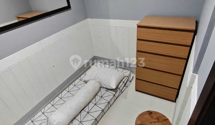 Sewa Apartemen Puri Mansion 3 BR Furnish Interior View Pool Murah