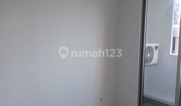 Comfortable Studio Paddington next to Binus, near colleges/shopping centers/hospitals, toll access.