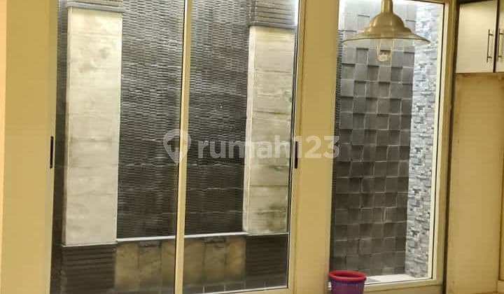 Rumah bebas banjir, dekat pintu toll/pusat perbelanjaan/ Laurensia/Perguruan Tinggi/ Pusat perbelanjaan