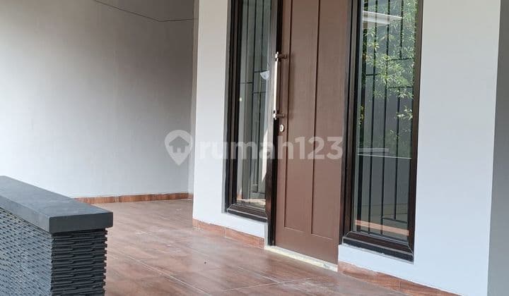 Rumah Nyaman Bebas Banjir, Keamanan 24 Jam , Bs Jln Kaki Ke Pusat Perbelanjaan Rumah Shm