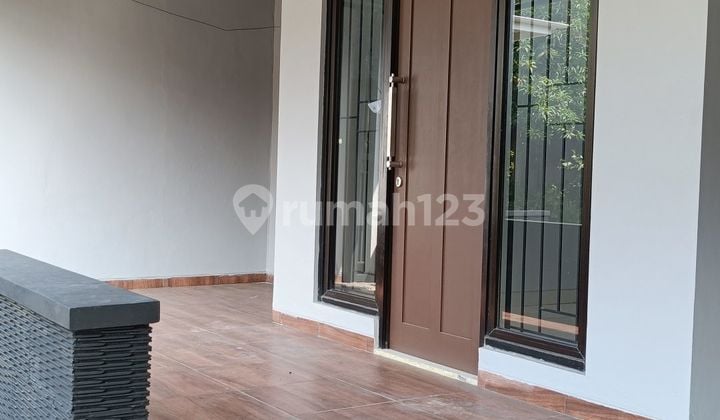 Rumah Nyaman Bebas Banjir, Keamanan 24 Jam , Bs Jln Kaki Ke Pusat Perbelanjaan Rumah Shm