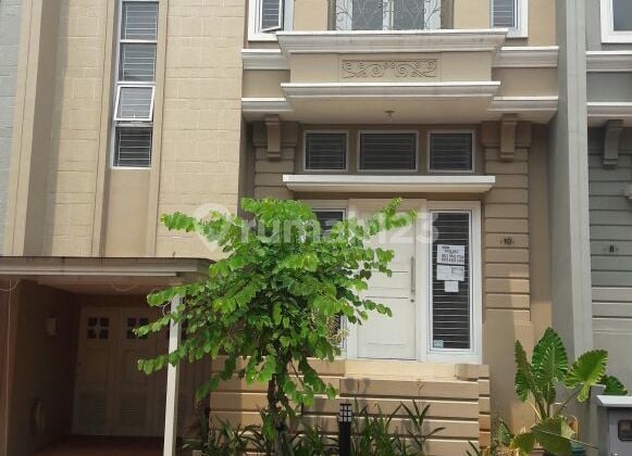 For Sale House Bargain Price at Elista Gading Serpong Cluster
