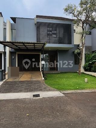 Rumah Mewah Rindang dalam Resort Virginia Lagoon BSD City