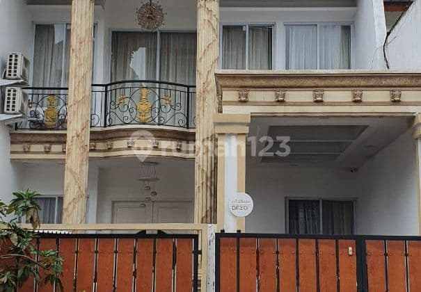 Rumah bagus siap huni deket Mall SMS di Sektor 7C Gading Serpong