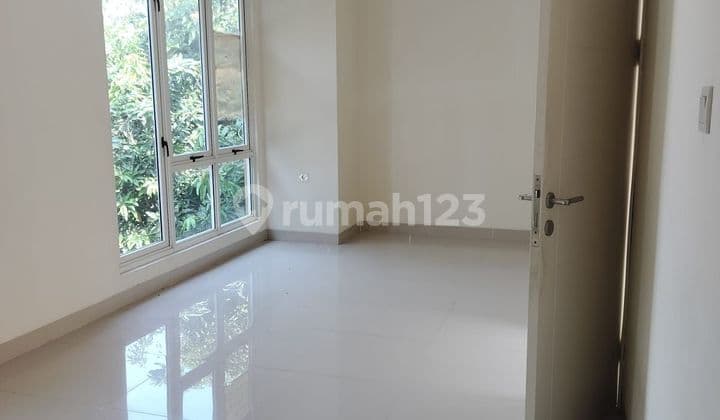 Rumah 2 Lantai deket Mall SMS di Cluster Thompson