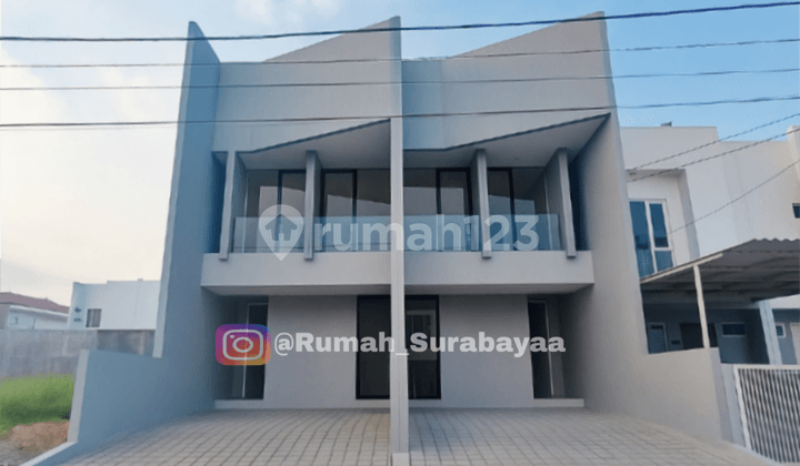 Two-Story House Around Dian Istana Wiyung Surabaya