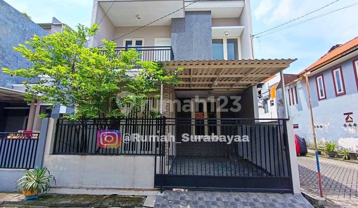 Rumah 2 Lantai di Taman Sepanjang Sidoarjo