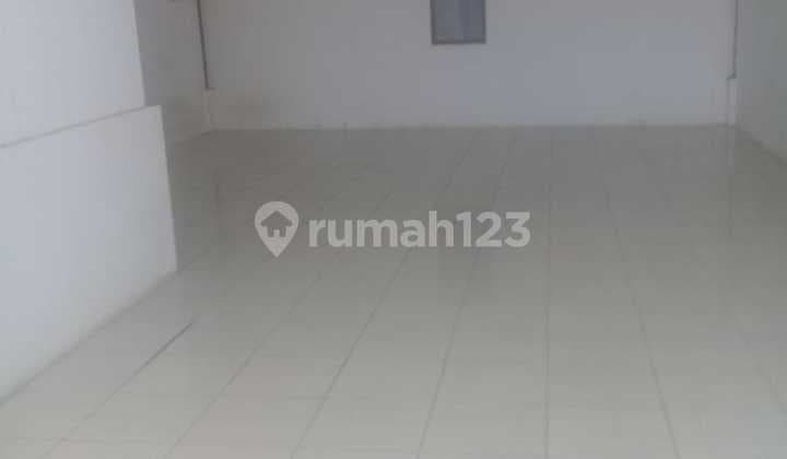 Gudang 200 Meter Dari Pintu Tol Cerme