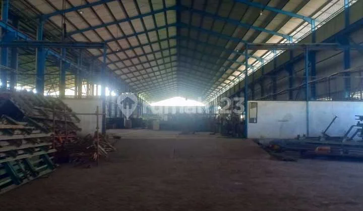 Gudang 3.000 m² di Kawasan Industri Strategis Gudang 3.000 m² di Kawasan Industri Strategis