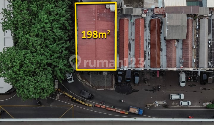 Ruko Strategis di Jl. Boulevard Timur Raya, Kelapa Gading, Luas 198m2