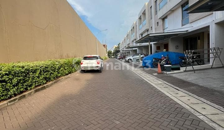 Disewakan Rumah Golf Island Siap Huni Bagus