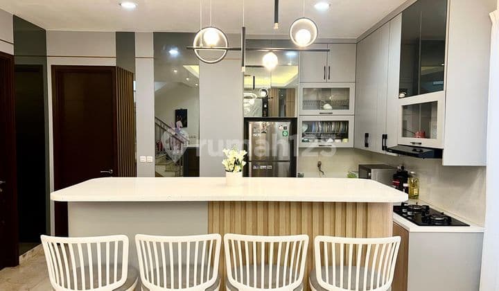 Dijual rumah mewah pik sudah furnish siap huni