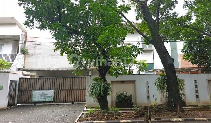 Rumah 2 Lantai Dipakai Kantor Komersil di Jl Prapanca Raya Kebayoran Baru Jakarta Selatan