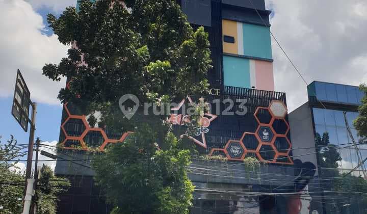 Bangunan Hotel dan Usaha 5 Lantai di Jl Biak Cideng Gambir Jakarta Pusat