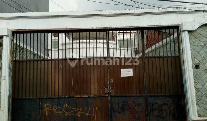 Rumah Lama di Jl Al Falah Kembangan Utara Jakarta Barat