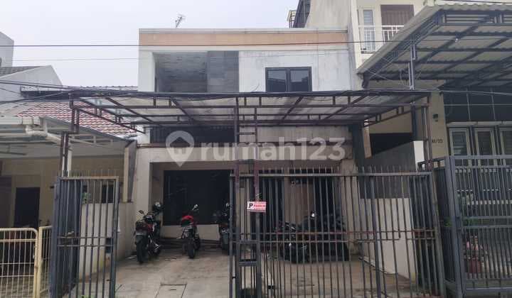 Rumah Lama di Jl Puspa Gading Kelapa Gading Jakarta Utara