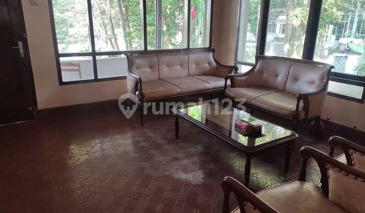 Rumah Dengan Lokasi Strategis Cocok Untuk Usaha