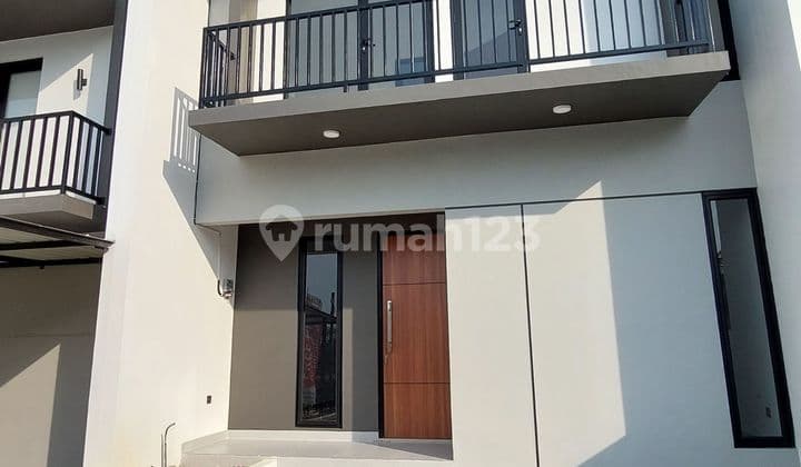 Rumah Best City View Depan Taman di Siranda Terrace Tembalang Semarang