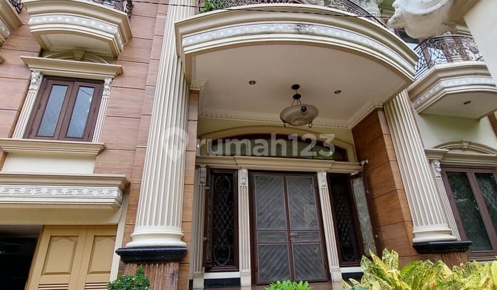 Taman Palem Lestari, Hoek, Mewah, Bangun Design Sendiri, Clasic Eropa, Swimming Pool, Ada Kebun , Lift