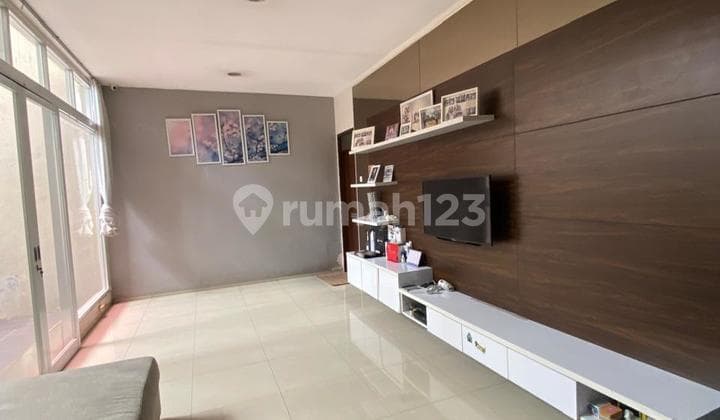 Disewakan Rumah 2Lt Pusat Kota Full Furnish