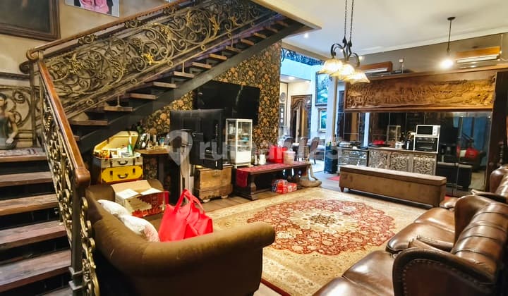 2-Story Artistic, Aesthetic House, Fully Furnished, in Sayap Bubat Cijagra