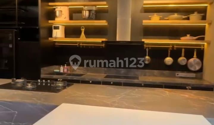 For Sale 2-Story House, 70% Condition, Suitable for Residence, Villa, etc.