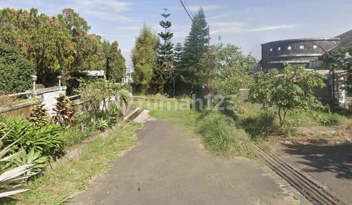 Disewakan Tanah Persegi Dkt Kolam Renang Sampoerna Setiabudi Bandung Cocok Utk Padel Sport