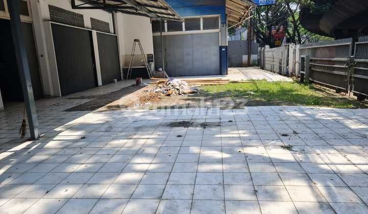 Disewakan Ruko 3 Lantai di Pasteur Dkt Pasirkaliki