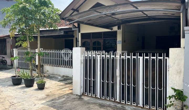 Rumah di Komplek Bpk Kebon Jeruk 2 Rumah Dijadikan 1