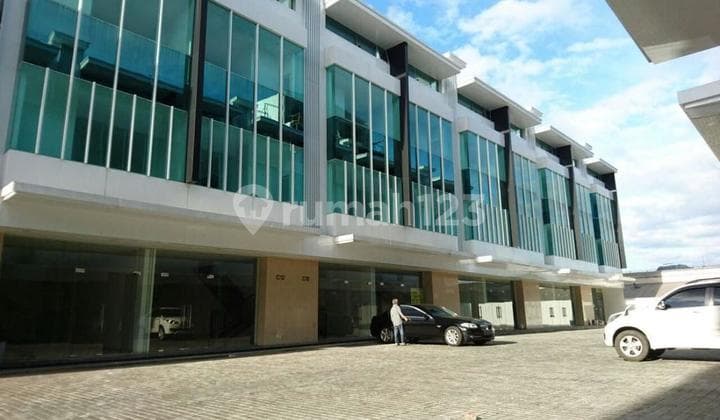 Ruko Renovasi Siap Pakai