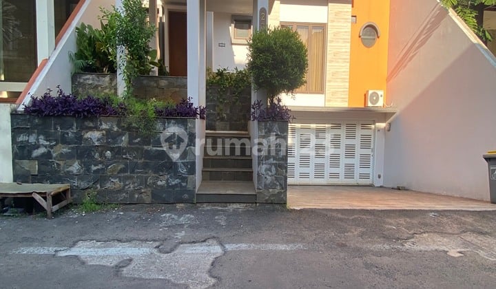Rumah 3 Lantai Bagus Di Lebak Bulus Jaksel