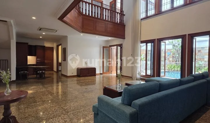 Rumah Asri dan Siap Huni Dekat Sekolah Internasional di Pondok Indah