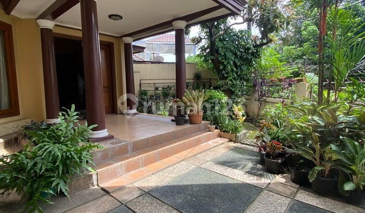 Sturdy and Lush House in Pejaten-Pasar Minggu Housing
