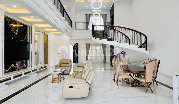 Rumah Brandnew Mix American Classic di Pondok Indah